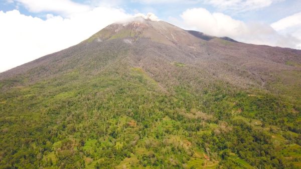 Mount Kanlaon - nejvyšší hora ostrova Negros