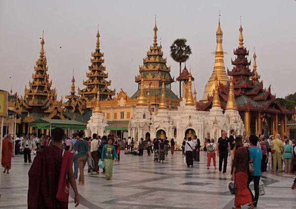 Neuvěřitelné stavby pagoda Shwedagon